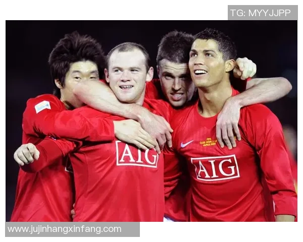 曼联与伊斯坦布尔激战正酣比分揭晓引发球迷热议